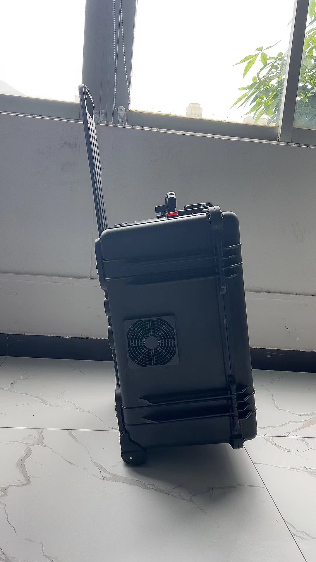 垦利手拉箱型移动通信干扰器